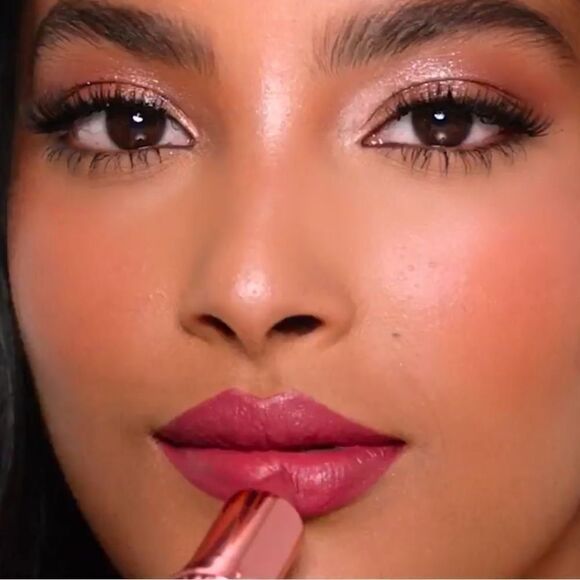 NEW! CHARLOTTE TILBURY K.I.S.S.I.N.G “90'S PINK” LIPSTICK - Picture 16 of 16